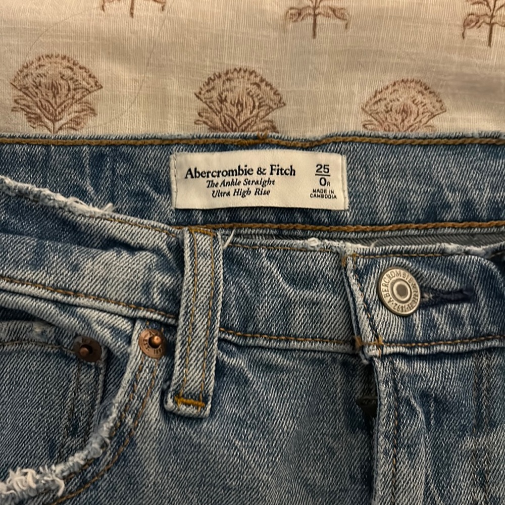 Abercrombie The Ankle Straight Ultra High Rise Jeans